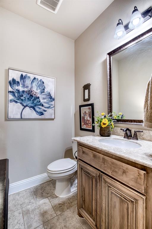 7760 Hackamore Street Frisco, TX 75036 - Photo 23 of 40 Downstairs half bath