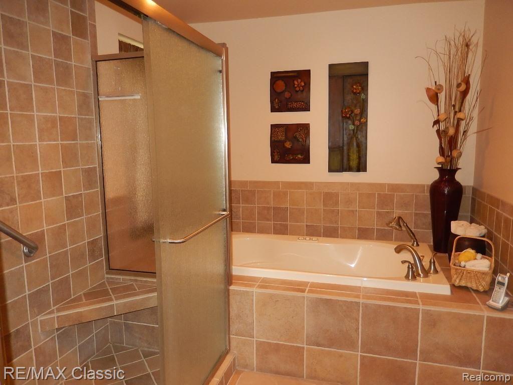 36722 Valley Ridge Drive Farmington Hills, MI 48331 - Photo 19 of 33