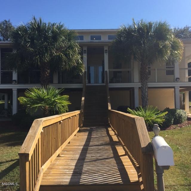 3230 Cumberland Road, Unit 8 Ocean Springs, MS 39564 - Photo 22 of 42 Club House Enterance