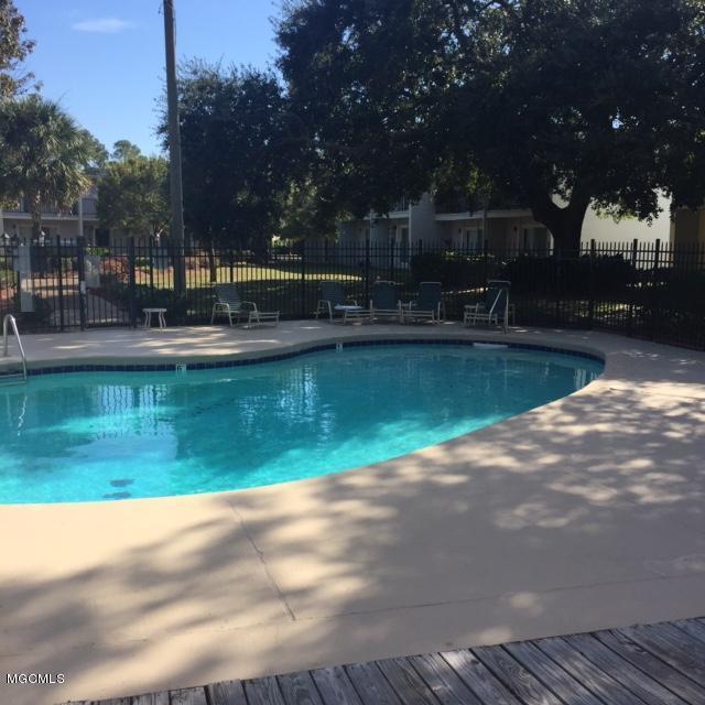 3230 Cumberland Road, Unit 8 Ocean Springs, MS 39564 - Photo 30 of 42 Club House Pool