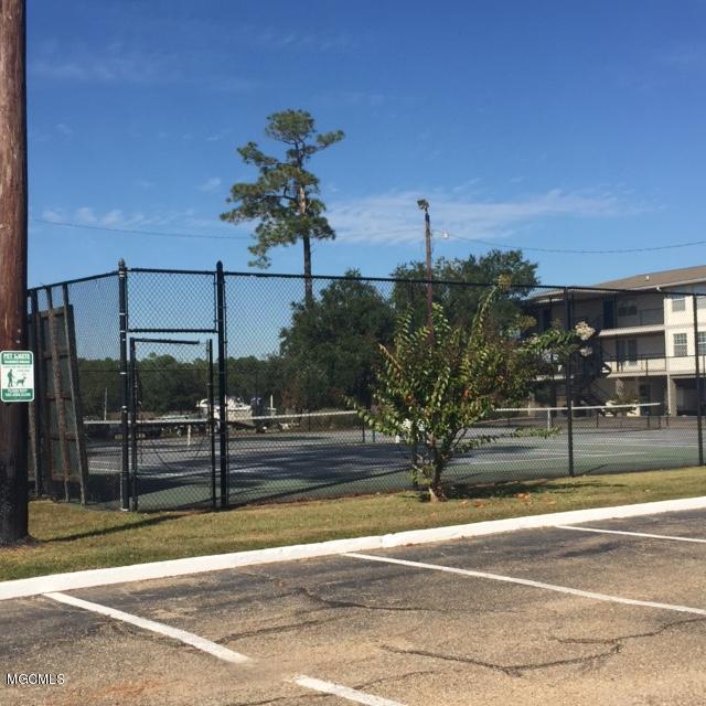 3230 Cumberland Road, Unit 8 Ocean Springs, MS 39564 - Photo 36 of 42 Tennis courts