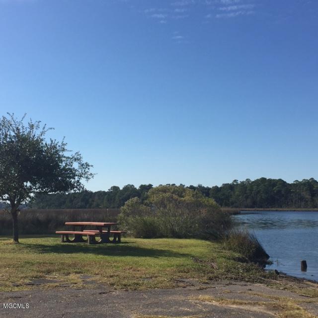 3230 Cumberland Road, Unit 8 Ocean Springs, MS 39564 - Photo 41 of 42 Picnic area and bayou