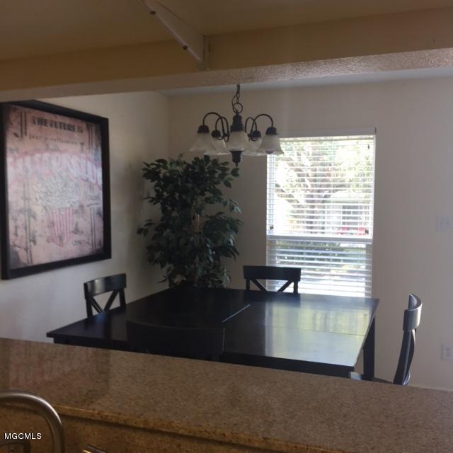 3230 Cumberland Road, Unit 8 Ocean Springs, MS 39564 - Photo 8 of 42 Dinning