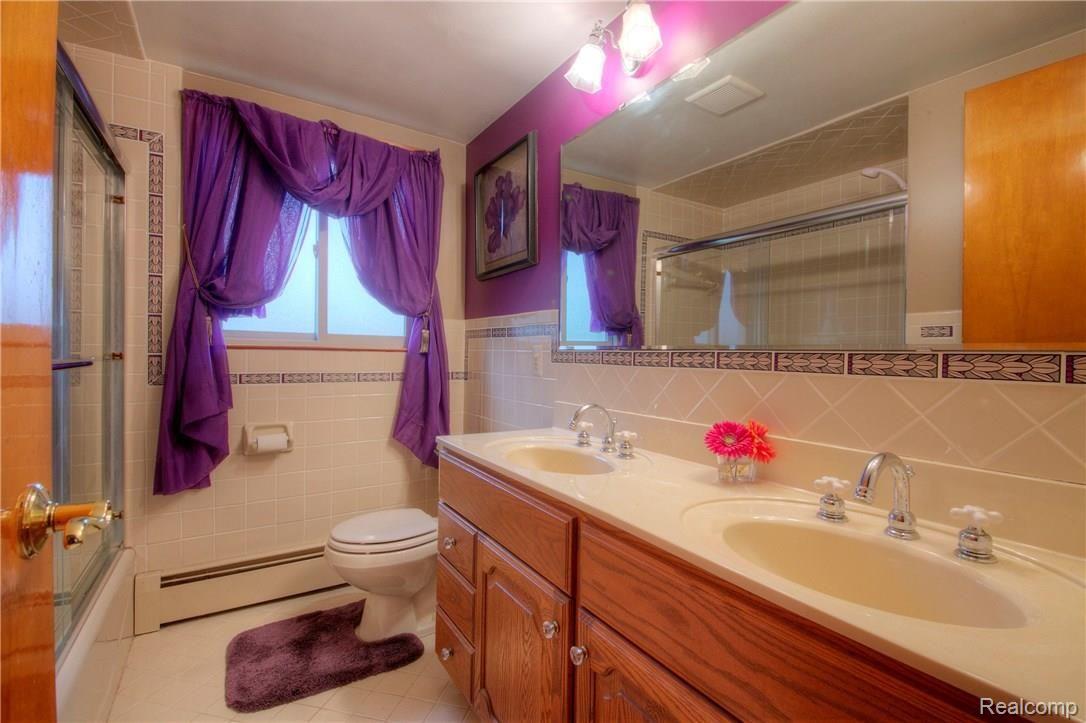 3624 Napier Road Canton, MI 48187 - Photo 31 of 38 29 Full Bath.jpg