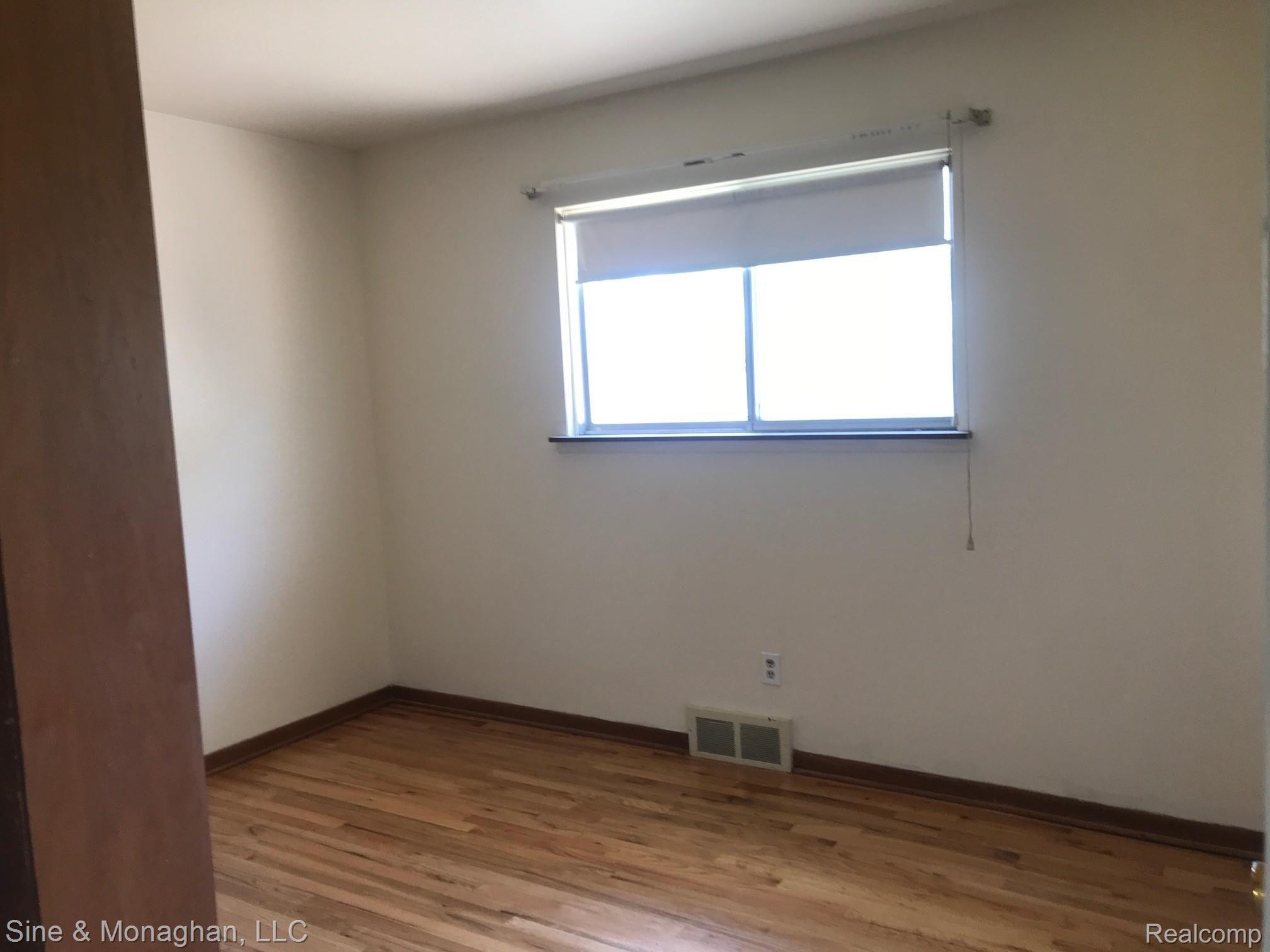4638 Shell Court Warren, MI 48091 - Photo 12 of 28 4638 SHELL BEDROOM.JPG