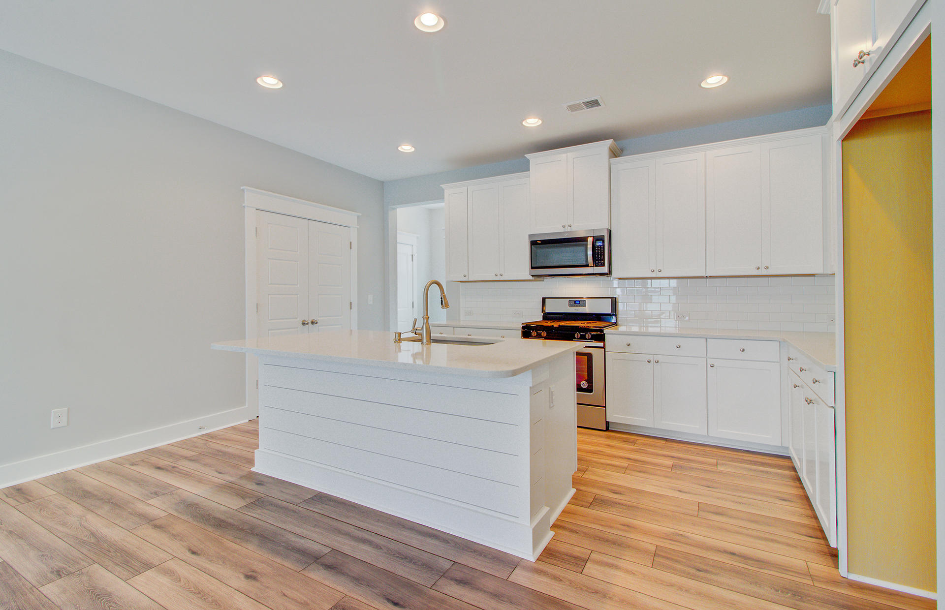3945 Bessemer Road Mount Pleasant, SC 29466 - Photo 8 of 45 17