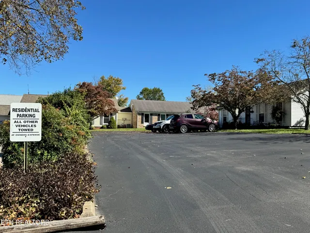 $225,000 | 34 Hampton Square, Crossville, TN 38555