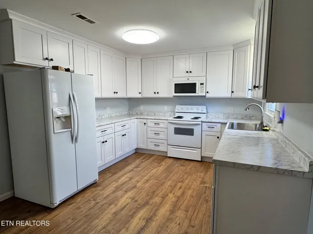 $225,000 | 34 Hampton Square, Crossville, TN 38555