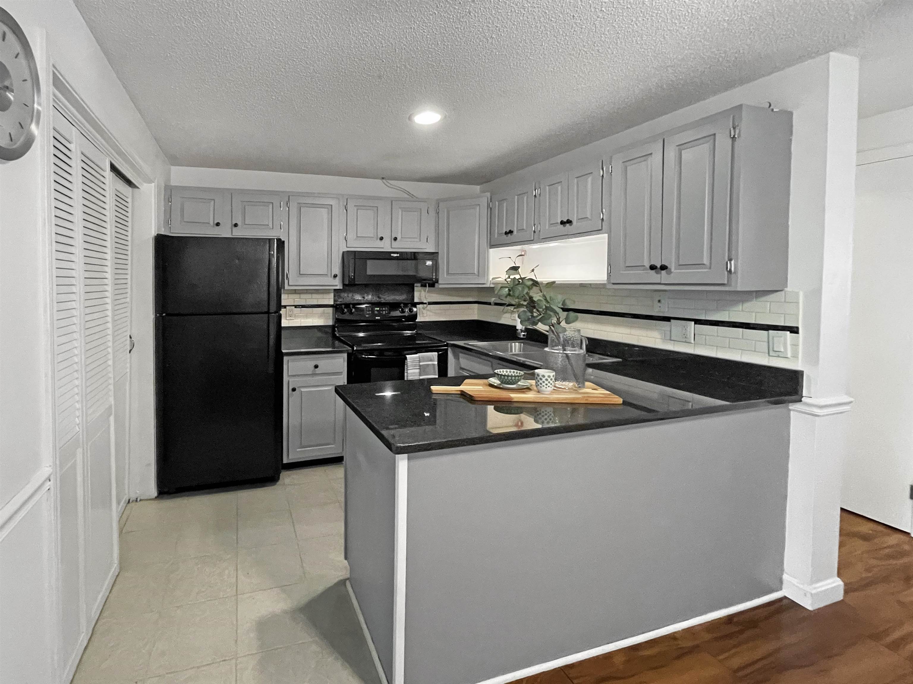 7 Daniel Plummer Road, Unit F Goffstown, NH 03045 - Photo 12 of 16