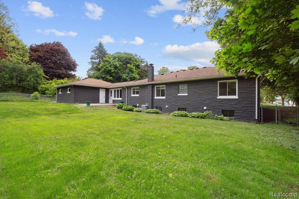 105 George Street Milford, MI 48381 - Photo 43 of 48