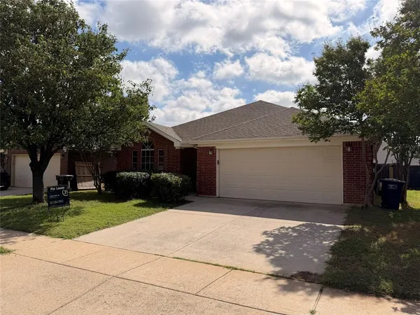 $2,250 | 8604 Stetson Drive, Fort Worth, TX 76244