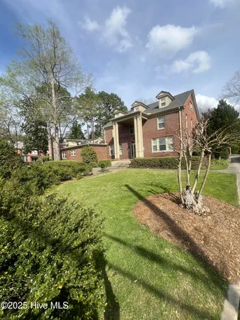 $1,400 | 206 North Poplar Street, Unit E, Aberdeen, NC 28315