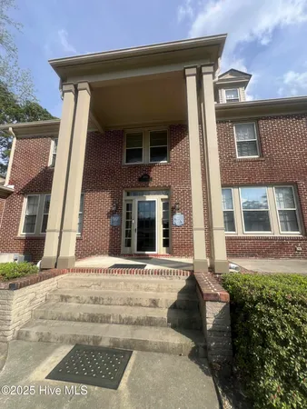 $1,400 | 206 North Poplar Street, Unit E, Aberdeen, NC 28315