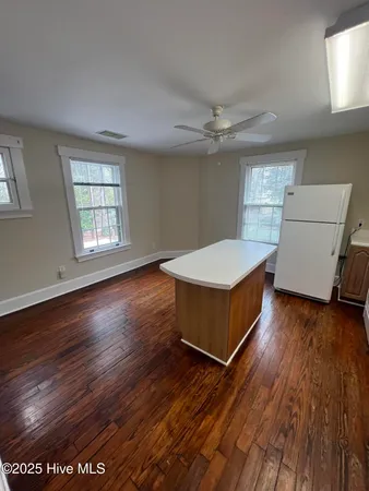 $1,400 | 206 North Poplar Street, Unit E, Aberdeen, NC 28315