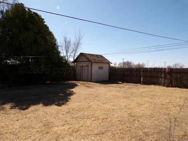 $120,000 | 403 North Robey Avenue, Fritch, TX 79036