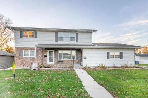 $475,000 | 206 South Street, Waunakee, WI 53597