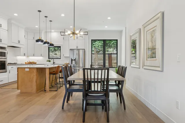 $699,900 | 5742 Shady Oak Road, Unit 7, Minnetonka, MN 55343