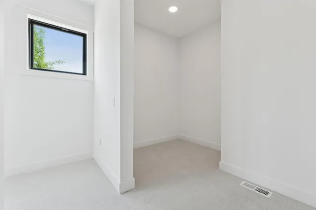 $699,900 | 5742 Shady Oak Road, Unit 7, Minnetonka, MN 55343