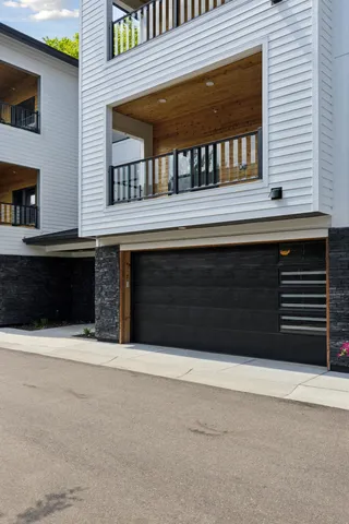 $699,900 | 5742 Shady Oak Road, Unit 7, Minnetonka, MN 55343