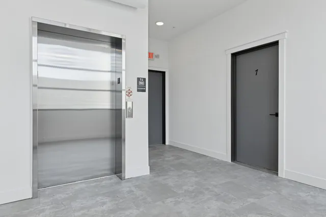 $699,900 | 5742 Shady Oak Road, Unit 7, Minnetonka, MN 55343