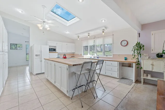 $895,000 | 8705 South View Road, Austin, TX 78737