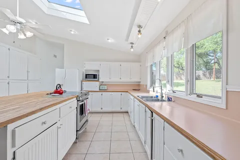 $895,000 | 8705 South View Road, Austin, TX 78737