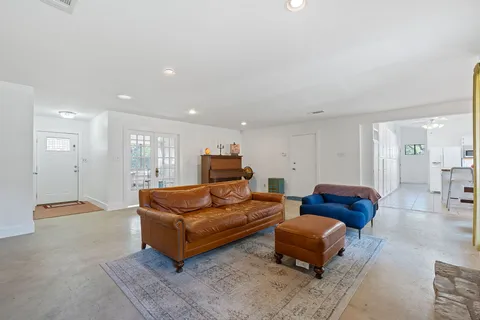 $895,000 | 8705 South View Road, Austin, TX 78737