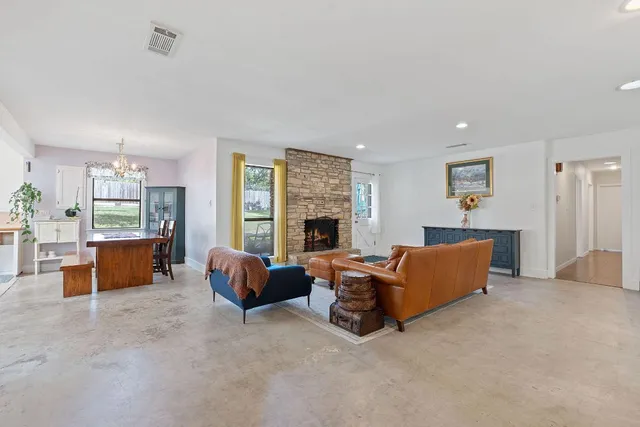$895,000 | 8705 South View Road, Austin, TX 78737