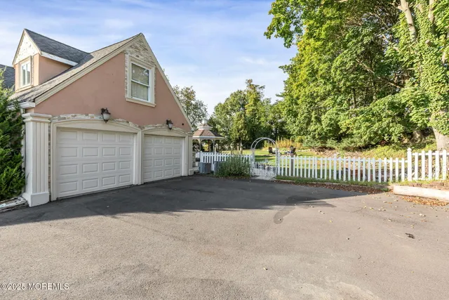 $1,699,999 | 14 Schanck Road, Holmdel, NJ 07733