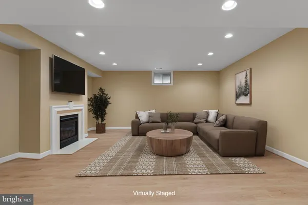 $1,774,888 | 6424 Recreation Lane, Falls Church, VA 22041