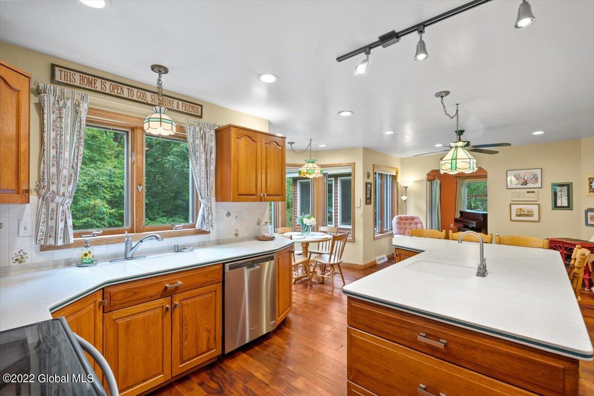276 Lake Road Ballston, NY 12019 - Photo 13 of 33 16-JUN07627