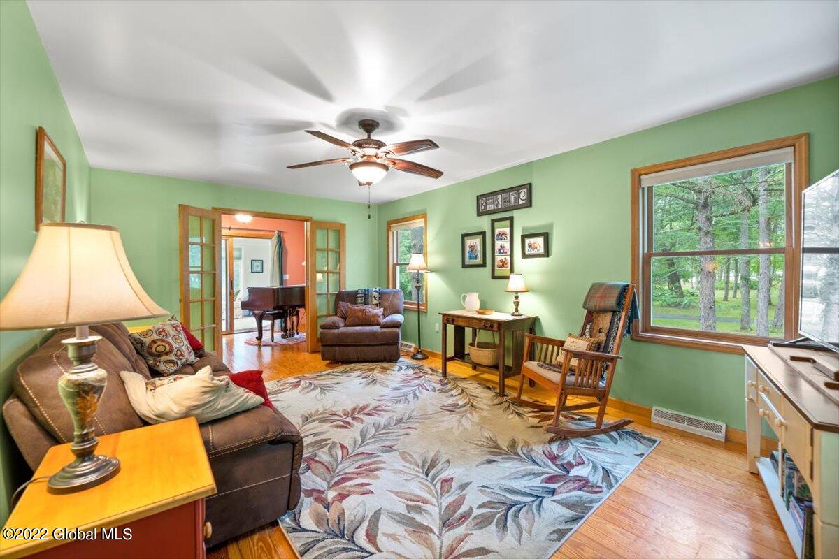 276 Lake Road Ballston, NY 12019 - Photo 8 of 33 08-JUN07600