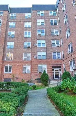 $379,000 | 2531 East 7th Street, Unit 1D | Sheepshead Bay