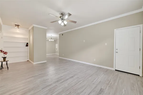 $179,800 | 2255 Braeswood Park Drive, Unit 291, Houston, TX 77030