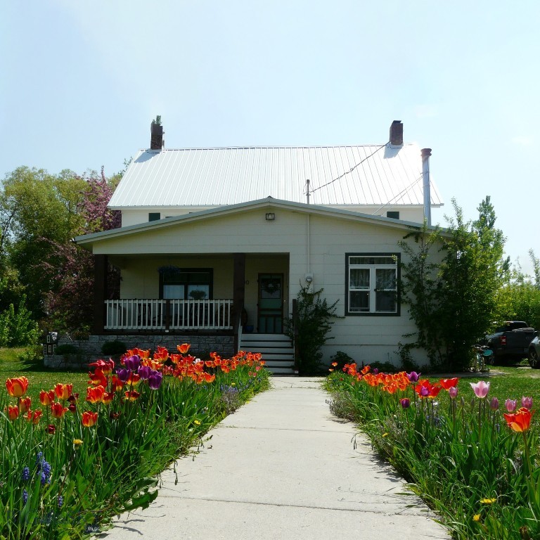 6800 Amsterdam Road Manhattan, MT 59741 - Photo 1 of 1 Country Charmer