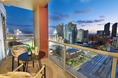 $699,900 | 427 Ninth Avenue, Unit 1304, San Diego, CA 92101