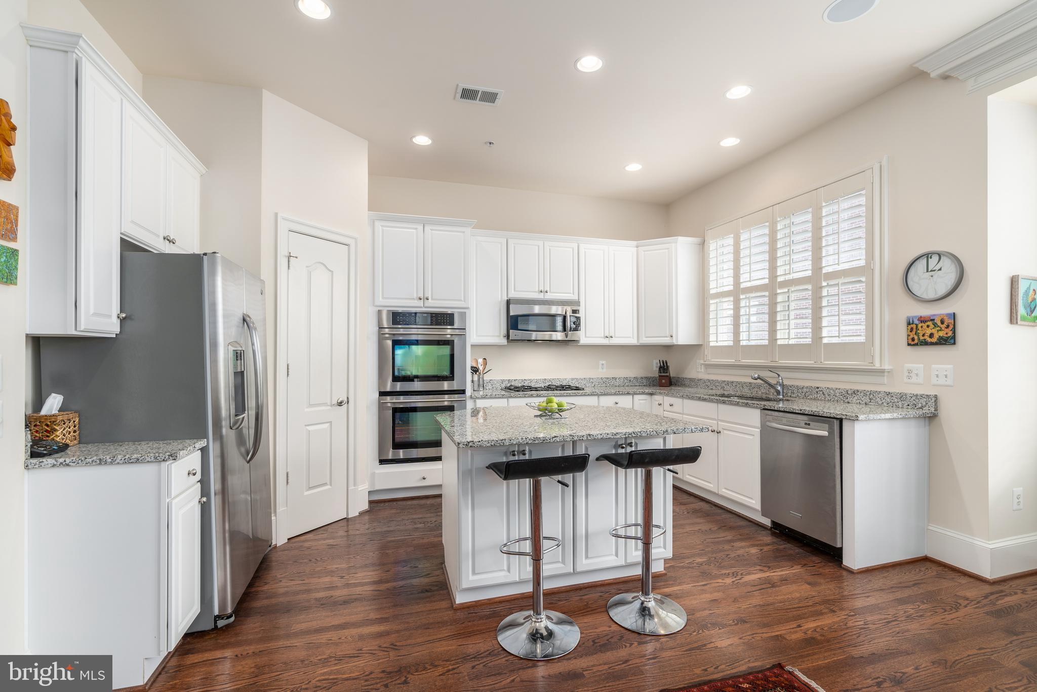 1868 Carpenter Road Alexandria, VA 22314 - Photo 15 of 46 Eat-in kitchen
