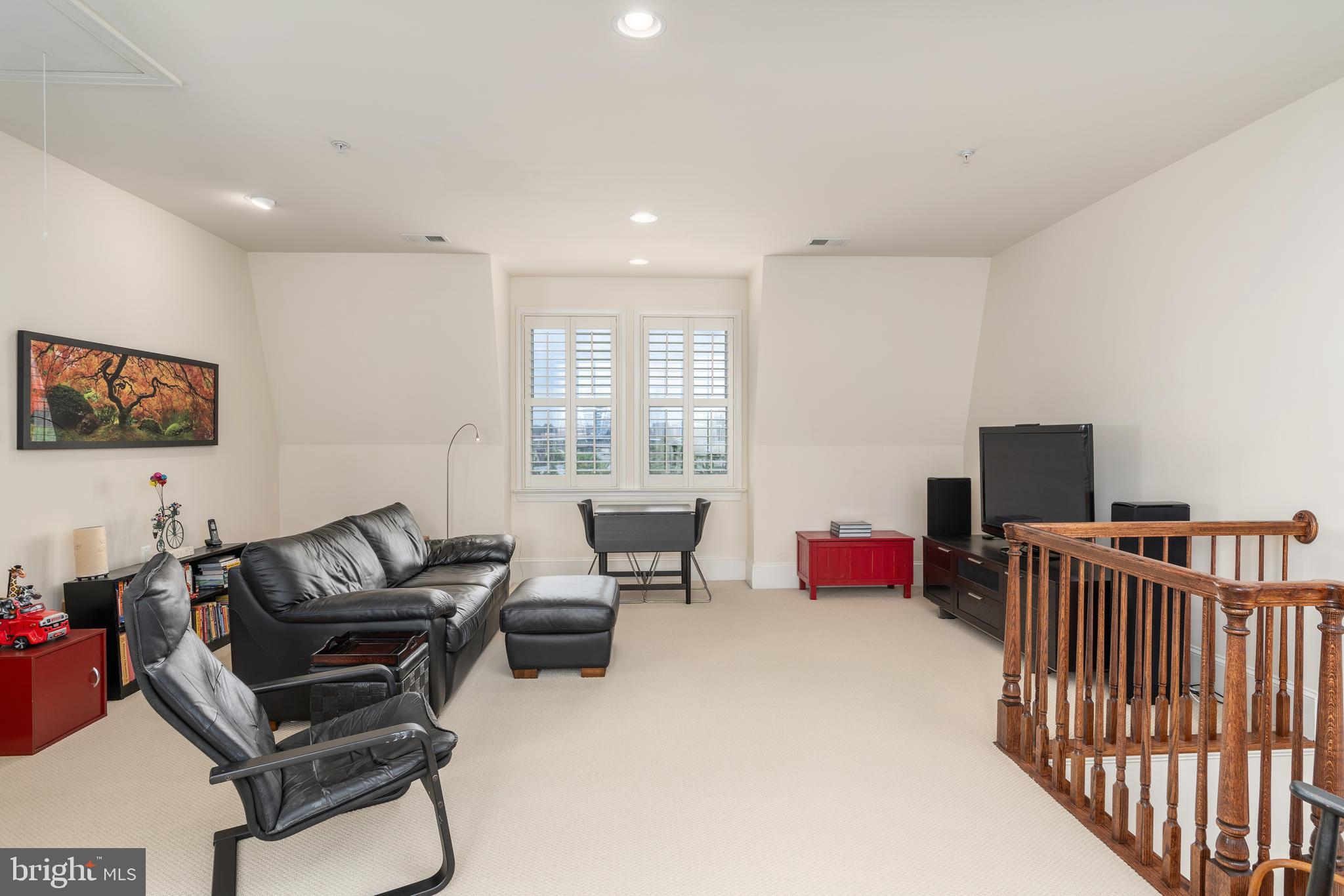 1868 Carpenter Road Alexandria, VA 22314 - Photo 27 of 46 Upper level party room
