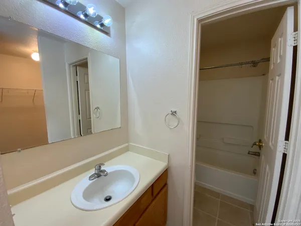 $1,275 | 8915 Maverick Draw, San Antonio, TX 78250