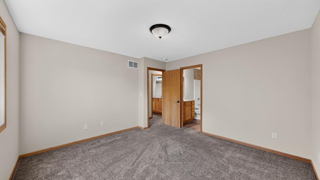 3909 46 Avenue Northwest Rochester, MN 55901 - Photo 24 of 36