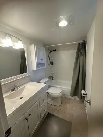 $1,825 | 134 South Cypress Road, Unit 411, Pompano Beach, FL 33060