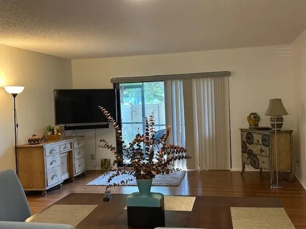 $1,825 | 134 South Cypress Road, Unit 411, Pompano Beach, FL 33060