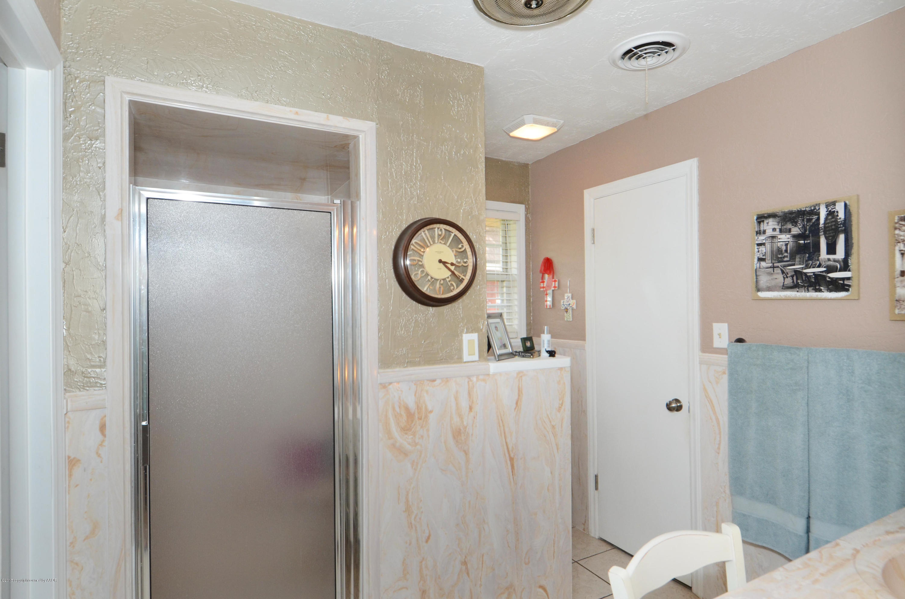 6702 Elmhurst Road Amarillo, TX 79106 - Photo 18 of 22 Master Bathroom