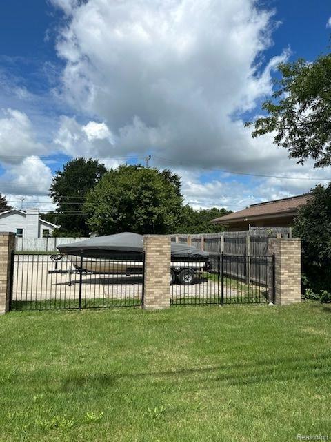 1724 South Custer Road Monroe, MI 48161 - Photo 3 of 62 Gallery Image 3