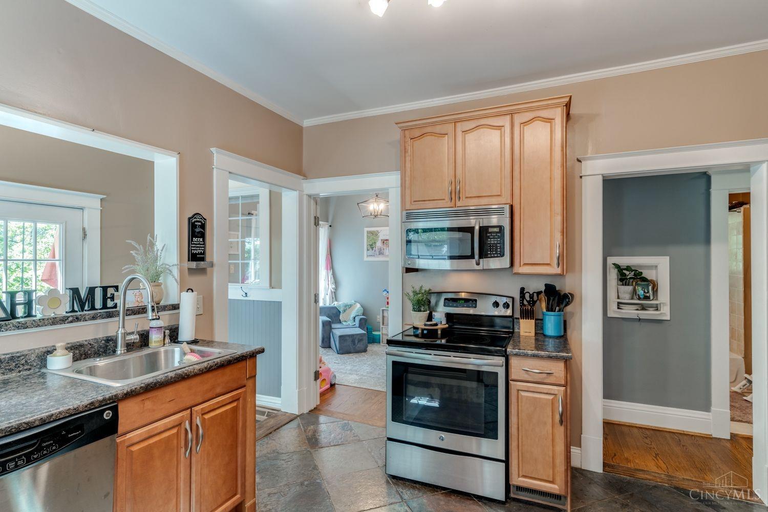 3813 Boomer Road Cincinnati, OH 45247 - Photo 21 of 69