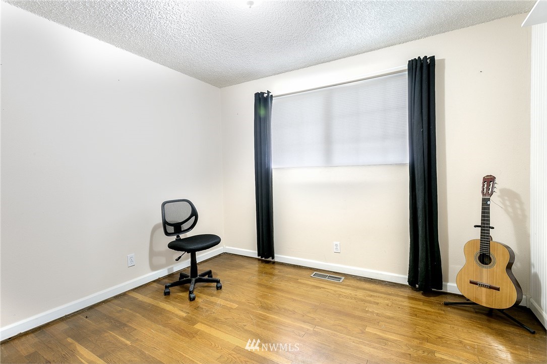 16033 Southeast 131st Street Renton, WA 98059 - Photo 15 of 25 Gallery Image 15