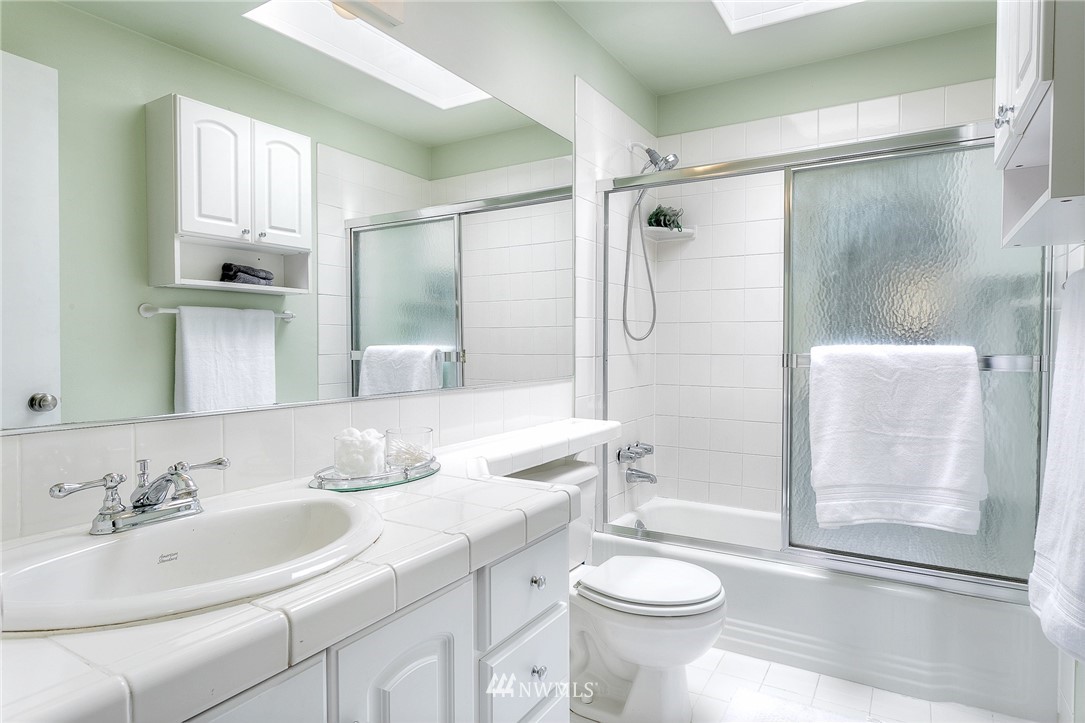 16033 Southeast 131st Street Renton, WA 98059 - Photo 17 of 25 Gallery Image 17
