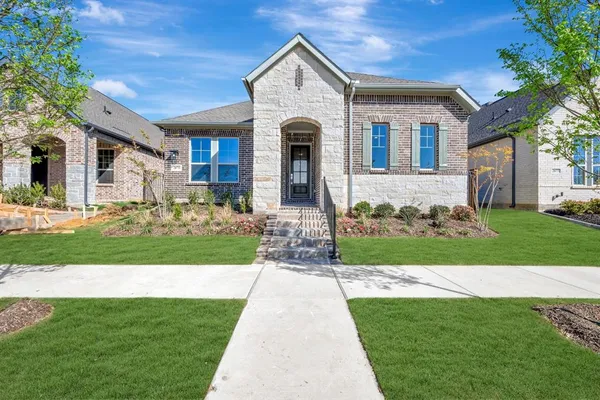 $579,990 | 2075 Emerald Grove Drive, Arlington, TX 76005