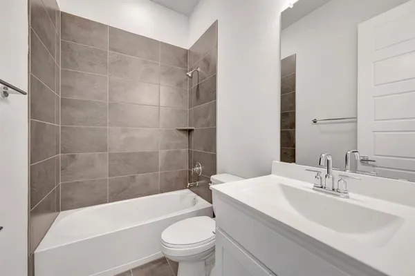 $579,990 | 2075 Emerald Grove Drive, Arlington, TX 76005