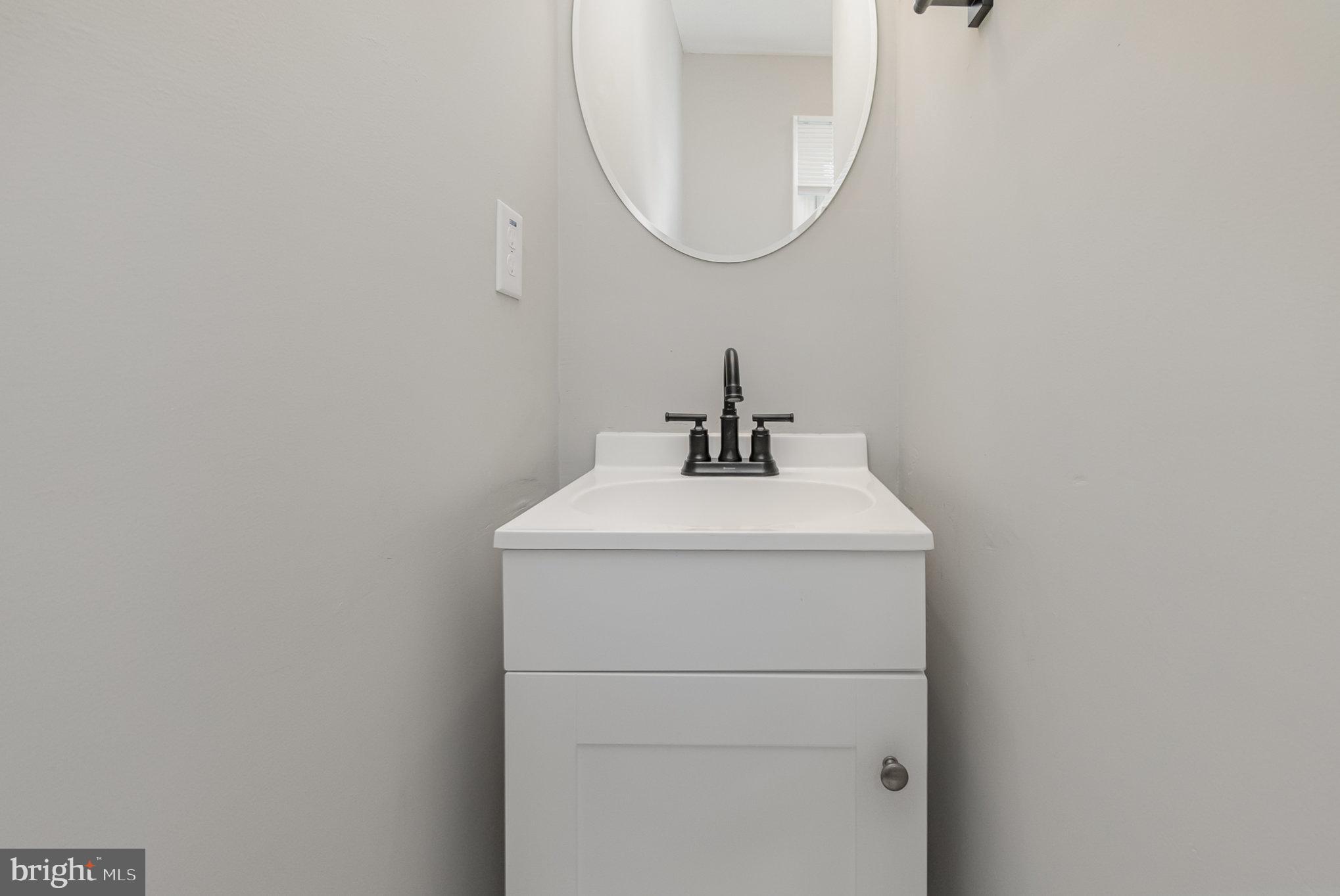 8017 Hillendale Road Parkville, MD 21234 - Photo 18 of 28 Primary Bath